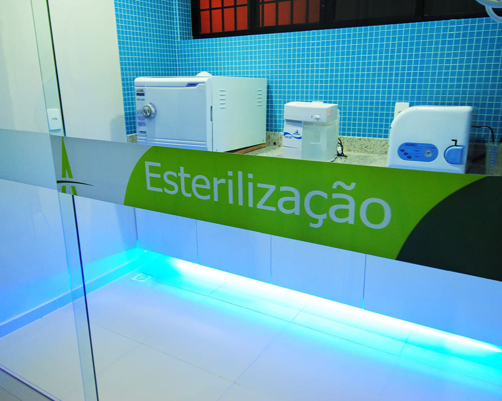 Sala de esterilização da Clínica Alexandre Diógenes